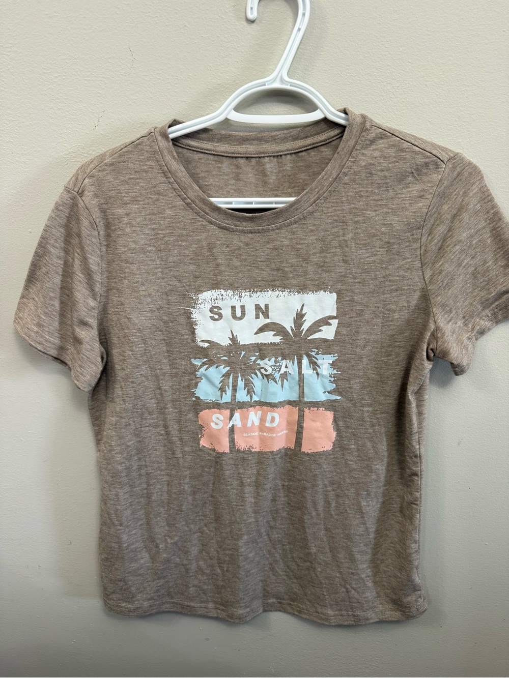 🔥2 for $10🔥 Women's Sun & Sand Graphic Tee - Brown Medium